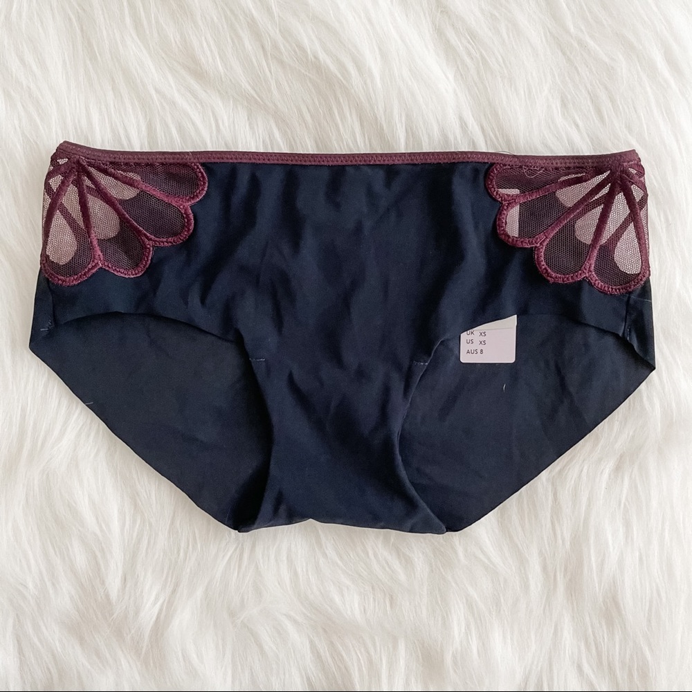 NWT [huit] navy boy shorts with cutout